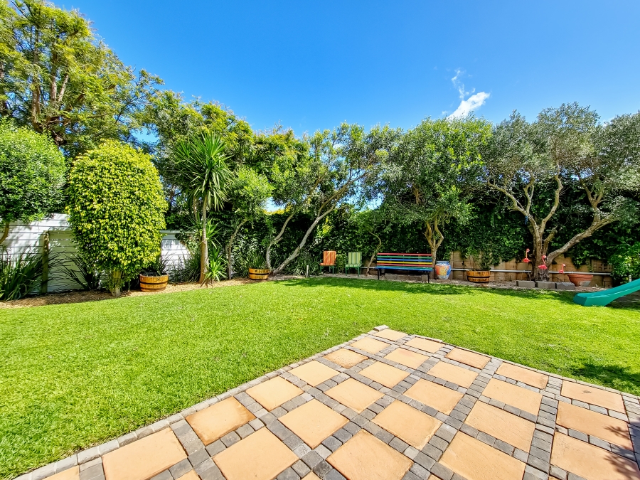 To Let 7 Bedroom Property for Rent in Camps Bay Western Cape